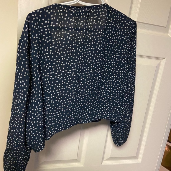 Abercrombie tie front blouse - Picture 2 of 4